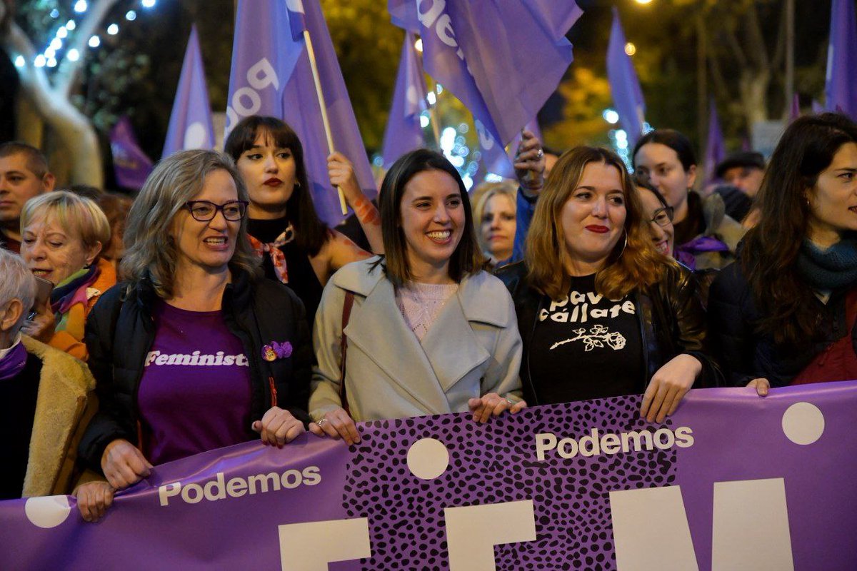 "Se acabó el silencio que es el mayor cómplice de los agresores y de las violencias. Se acabó estar solas, ahora España ya es otra". 🎥 Irene Montero #25N