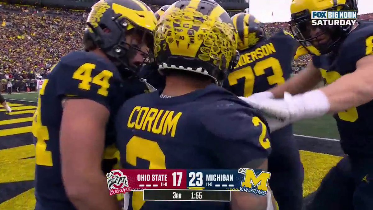 BLAKE CORUM BREAKS FREE ๐จ Michigan back on top (via FOX College Football)