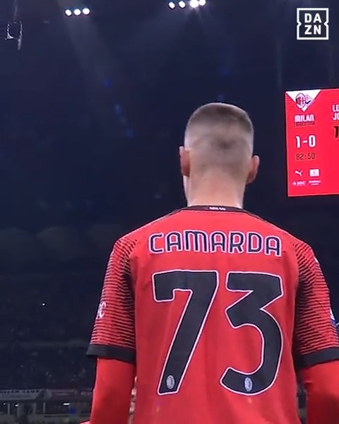 𝑭𝑹𝑨𝑵𝑪𝑬𝑺𝑪𝑶 𝑪𝑨𝑴𝑨𝑹𝑫𝑨 San Siro in piedi 🏟️ Che emozione l'esordio del 2️⃣0️⃣0️⃣8️⃣🌟 #Camarda #MilanFiorentina #SerieATIM #DAZN