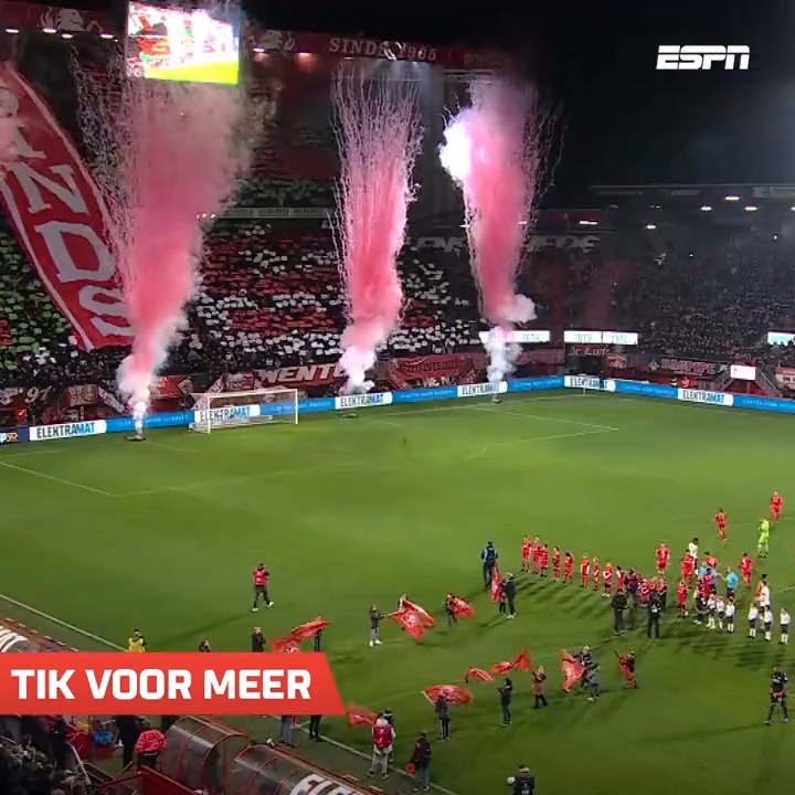 🎆 Verbazing over het vuurwerk in de Grolsch Veste. "Sadílek heeft last van tinnitus, ontstaan door vuurwerk"