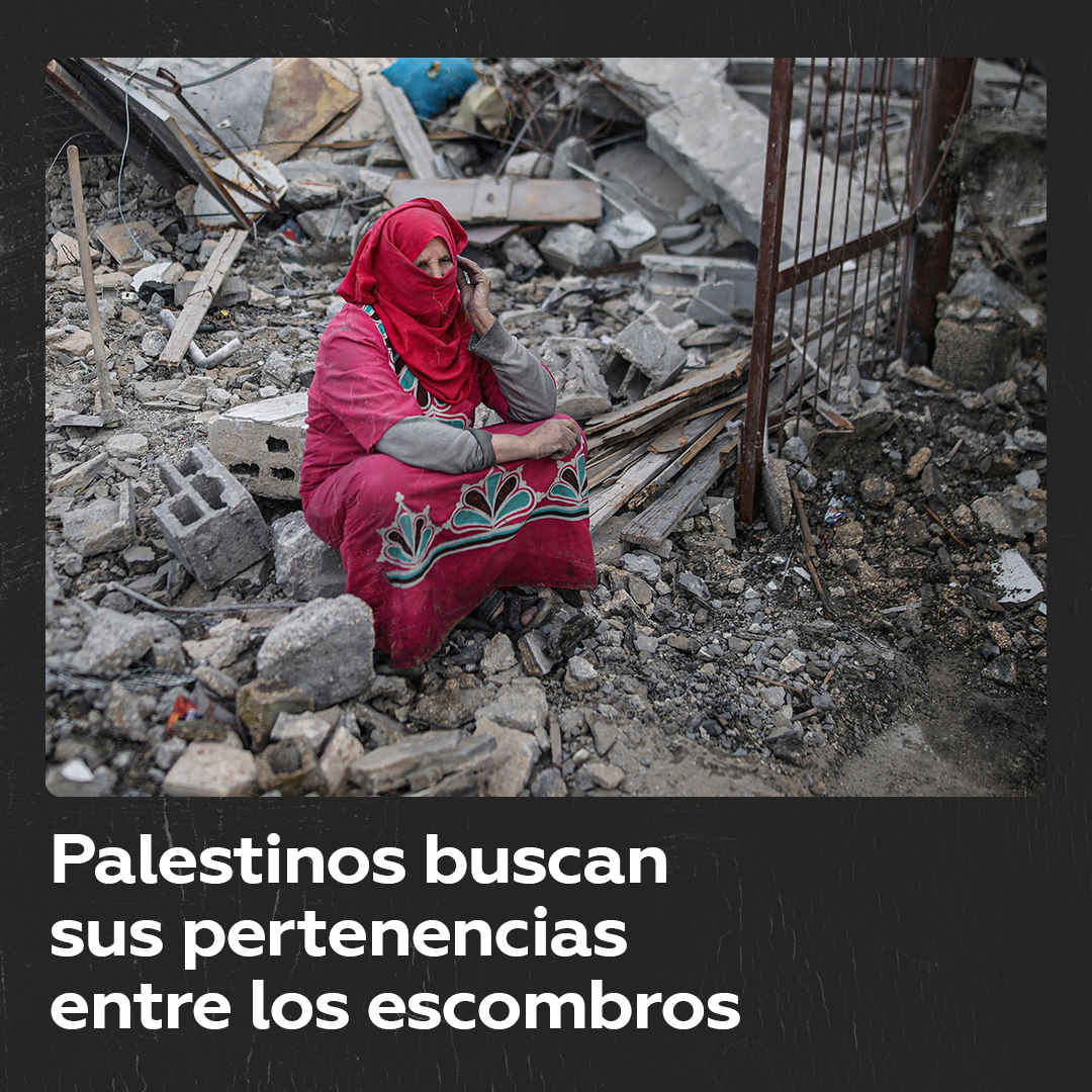 Palestinos vuelven a sus casas destruidas por los bombardeos israelรญes en Jan Yunis, en el sur de la Franja de Gaza, en bรบsqueda de sus pertenencias mientras estรก vigente el alto el fuego. Vea mรกs videos en Rumble