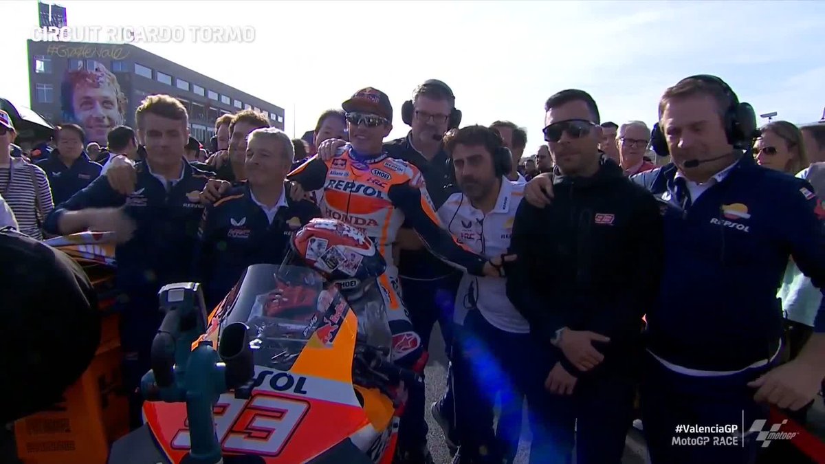 11 years of history together are coming to an end today between Marc Márquez and Honda HRC Castrol - MotoGP 🔚 That's a photo not many thought would ever be taken! 📷 #ValenciaGP 🏁 | #PECCOvsMARTIN