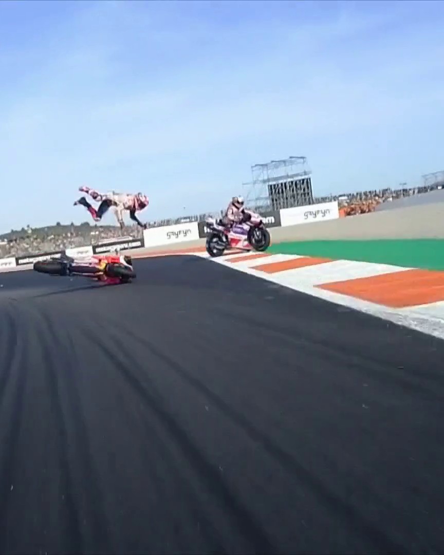 The crash that decided the Championship. #ValenciaGP #MotoGP