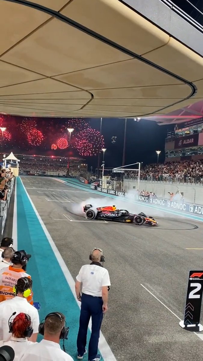 A record-breaking season deserves a special celebration! 🍩🎆 #AbuDhabiGP Max Verstappen Oracle Red Bull Racing