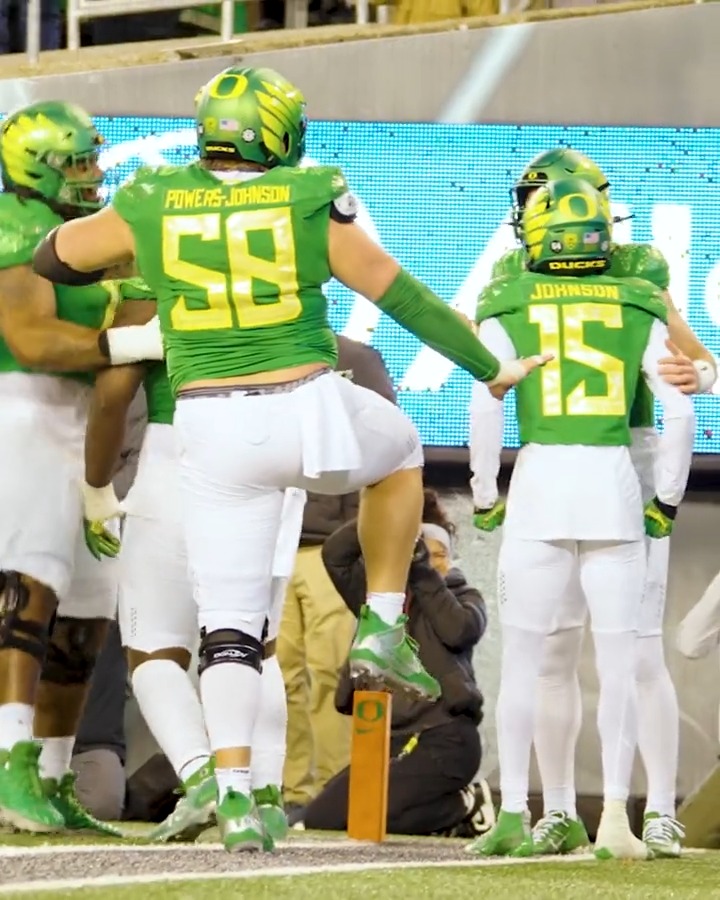 Strike a pose. #GoDucks