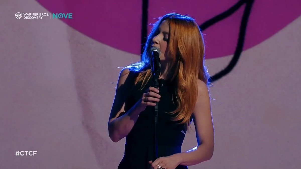 “Questa è la tua canzone Marinella che sei volata in cielo su una stella” - Noemi ci ha davvero emozionato con la sua meravigliosa interpretazione de “La canzone di Marinella” a #CTCF sul @Nove 👏🏼🌹