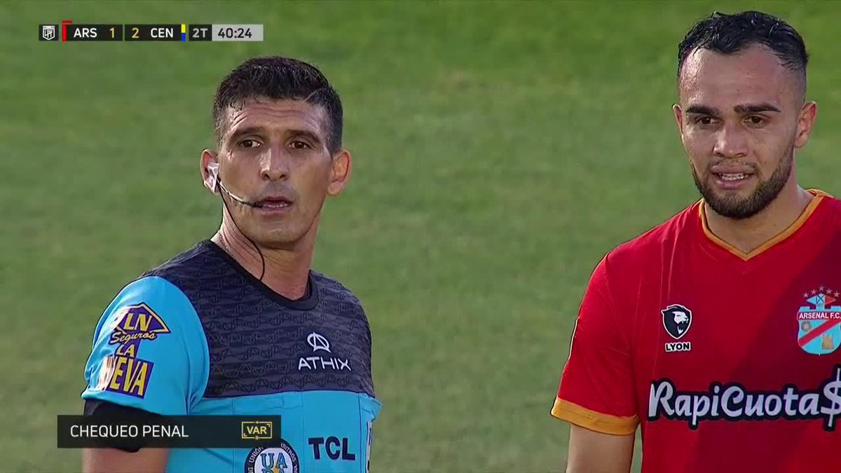 Otro penal por mano no cobrado en el Viaducto pero en este caso para Rosario Central. Tanto Merlos como Espinoza dijeron NO... ¿Qué te pareció?