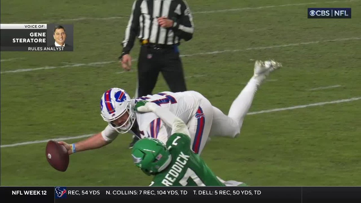 Should this have been a horse-collar tackle?