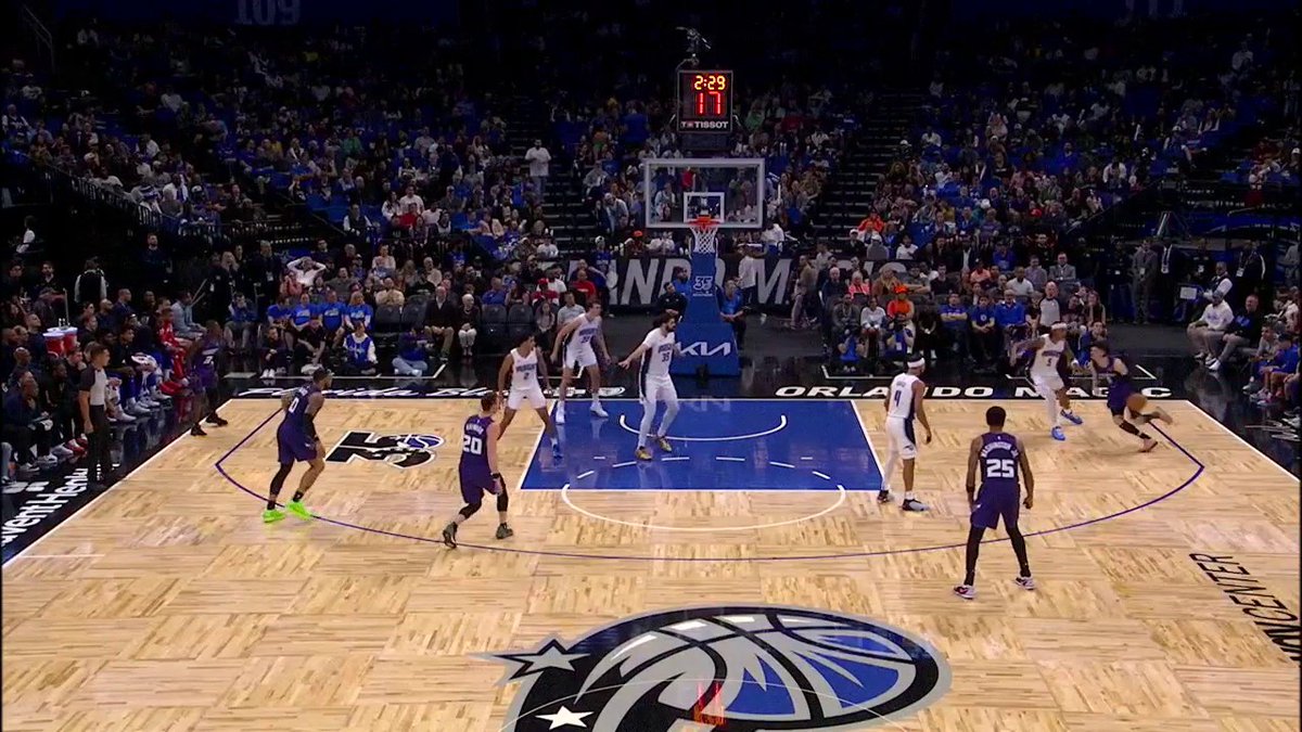 Hornets star LaMelo Ball needed to be helped to the locker room following this play. Hoping he’s okay 🙏🤕