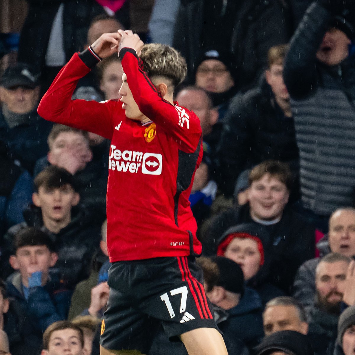 The boss enjoyed that one 👌 🇦🇷 @AGarnacho7 #MUFC || Remington UK