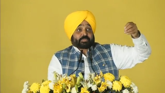 ਕੱਲ੍ਹ ਇੱਕ ਬਜ਼ੁਰਗ ਦਾ ਫ਼ੋਨ ਆਇਆ ਜਲੰਧਰ ਤੋਂ…ਰੇਲ ਗੱਡੀ ਰਾਹੀਂ ਸ੍ਰੀ ਹਜ਼ੂਰ ਸਾਹਿਬ ਜਾ ਰਿਹਾ ਬਜ਼ੁਰਗ ਕਹਿੰਦਾ ਮੇਰਾ ਜੀਵਨ ਸਫਲਾ ਕਰ ਦਿੱਤਾ ਜੀ..ਹੁਣ ਭਾਵੇਂ ਉੱਥੇ ਜਾ ਕੇ ਜਾਨ ਨਿਕਲ ਜਾਵੇ..