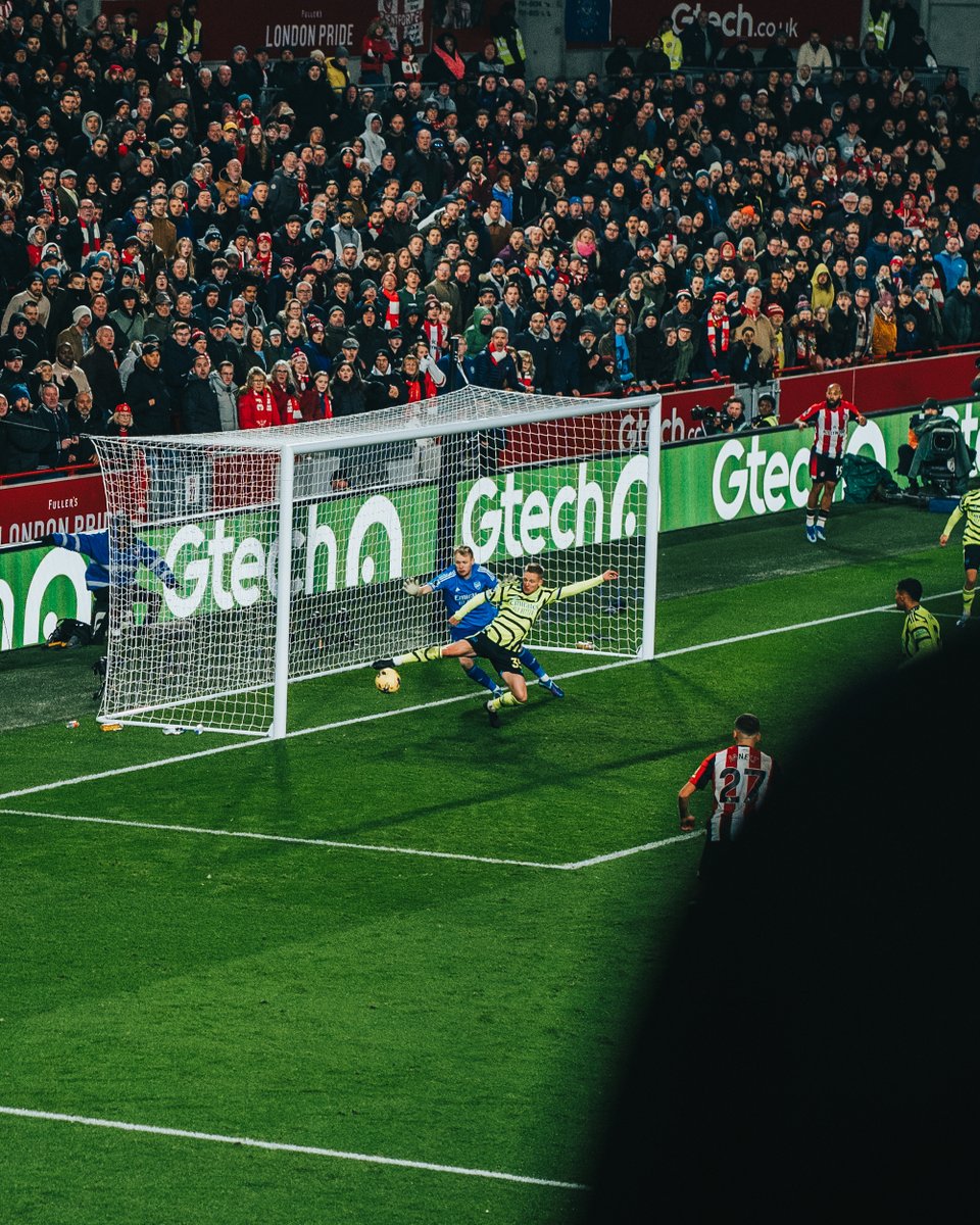 Zinchenko to the rescue 🦸♂️ 📸 Shot by Pitchside.