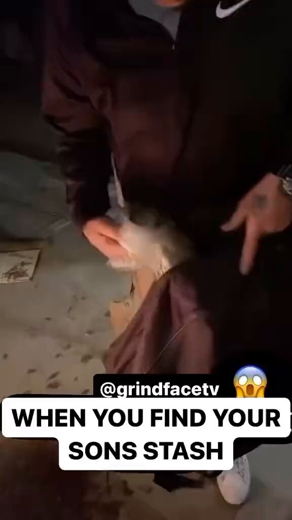 imagine thinking you helping your son by doin this..like nah now he bout to get murdered 😭