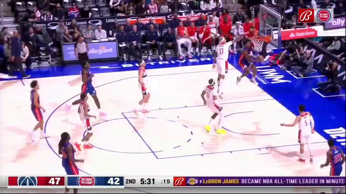 This finish from Ausar Thompson. 🥶