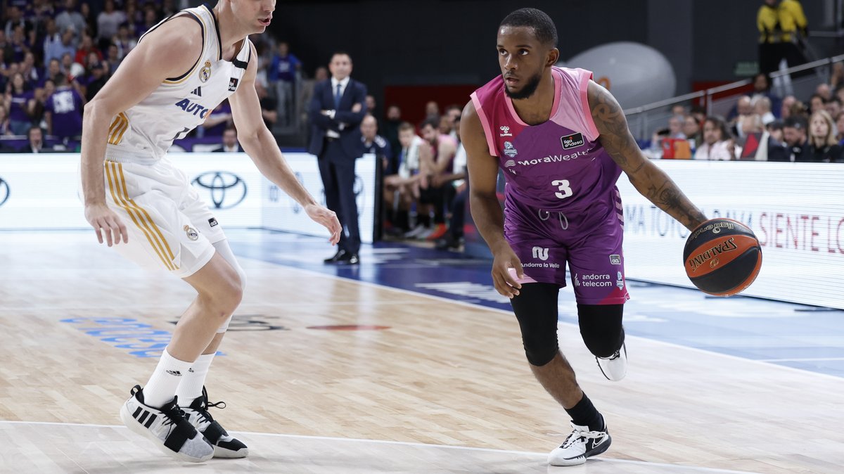 🇩🇴 𝙀𝙇 𝙋𝙍𝙊𝘽𝙇𝙀𝙈𝘼 vino para poner el fuego en la #LigaEndesa Y vaya si lo prendió en la Jornada 11 ante el Real Madrid Basket 🔥 JEAN MONTERO 2⃣5⃣ puntos 6⃣ rebotes 5⃣ asistencias 3⃣0⃣ de valoración