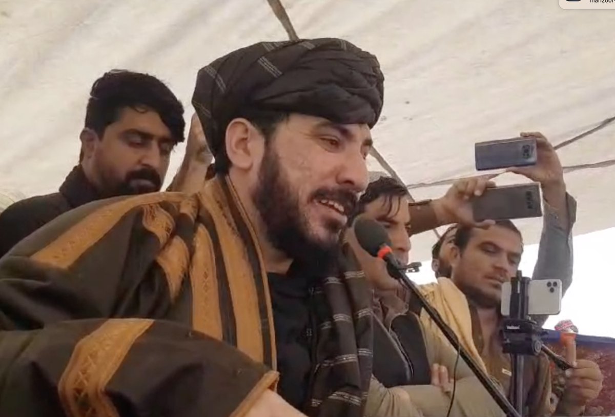 د پښتون ژغورني غورځنګ مشر منظور احمد پښتون ډېورنډ کرښې ته څېرمه چمن کي پرلت والو ته په وینا کې وویل چې د پښتانه قام سياسي مشران باید تر راولپنډۍ پورې لاریون او هلته د خپلو حقونو غوښتنې لپاره پرلت وکړي.