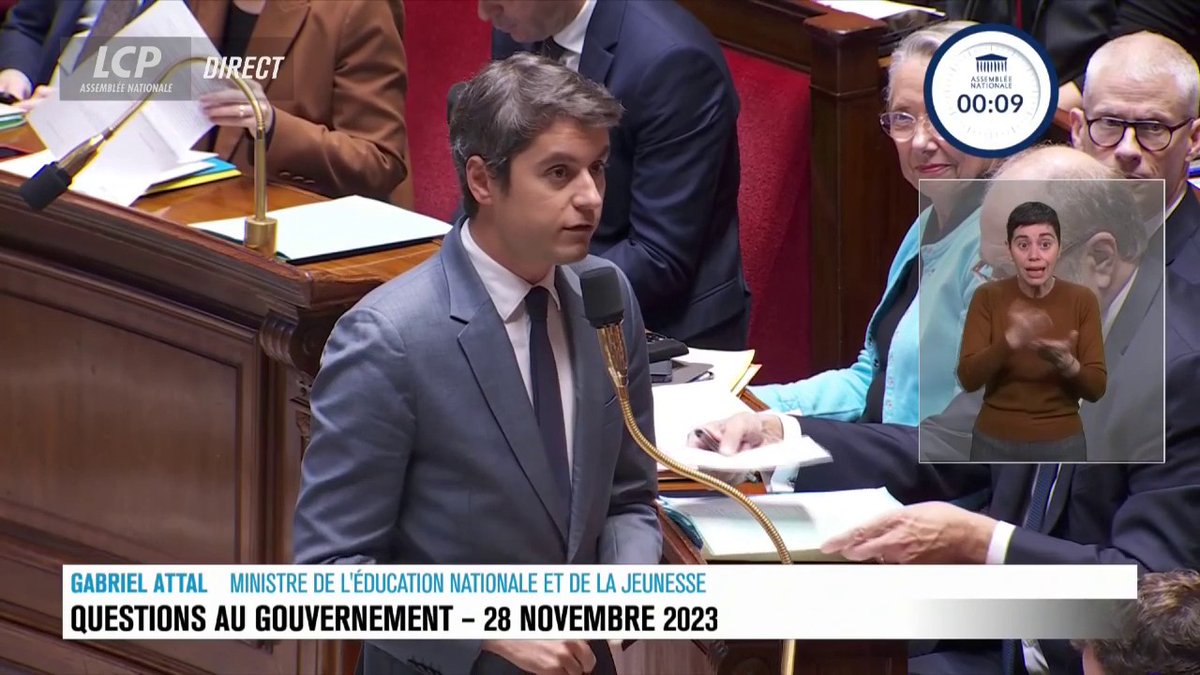 "Oui il y a une baisse de niveau, il faut la regarder sans fard, il faut le dire et surtout y répondre" dit Gabriel Attal. Le ministre de l'Education nationale indique qu'il défendra son "plan d'élévation du niveau général" des élèves la semaine prochaine. #DirectAN #QAG