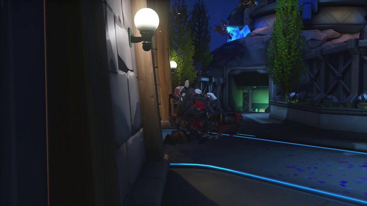 Roadhog tried to get a peek at Season 8’s new Mythic Skin 👀 It didn’t go so well for him 😔