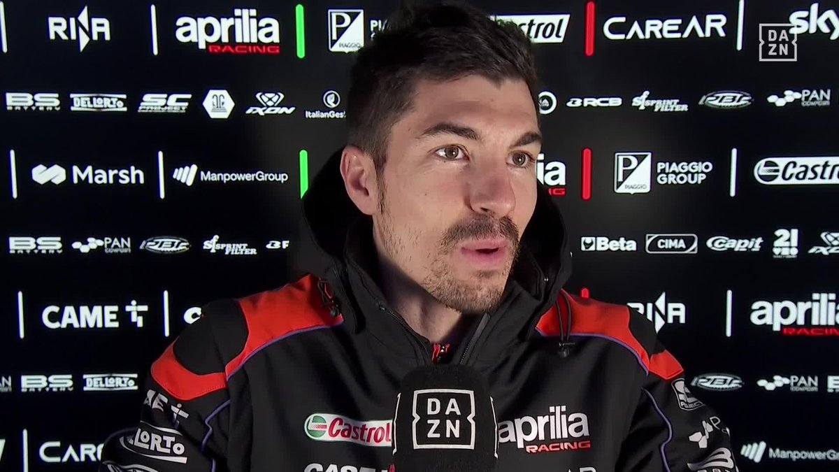 Maverick 🗣️ “No claro que no, lleva la mejor moto y es uno de los mejores pilotos sino el mejor” “Lo que me gusta es que les va a poner nerviosos a los demás (risas) ” La humildad de un piloto del calibre de Maverick te hace ser aun mejor piloto.