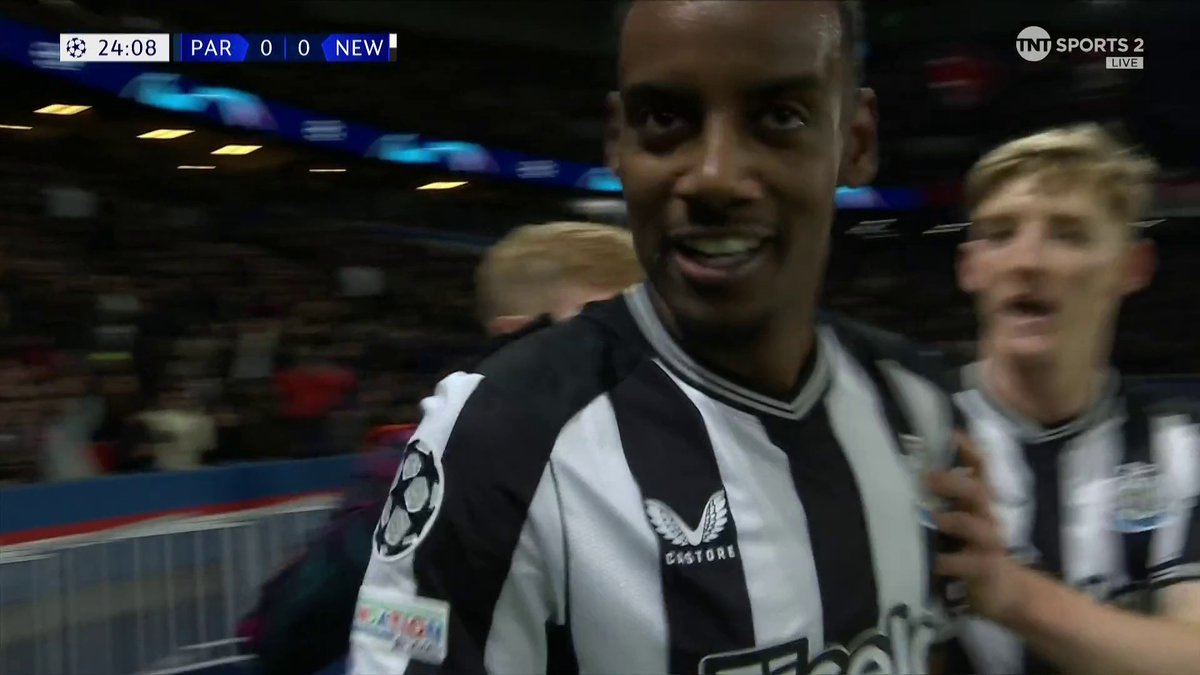 Alexander Isak scores the opener in Paris ✨ What a crucial goal that could prove to be for Newcastle... #UCL
