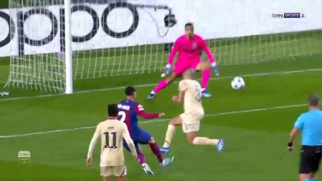 ⚽️🔥 برشلونة يردّ سريعاً على هدف بورتو بواسطة كانسيلو #دوري_أبطال_أوروبا | #برشلونة_بورتو #UCL | #beINUCL