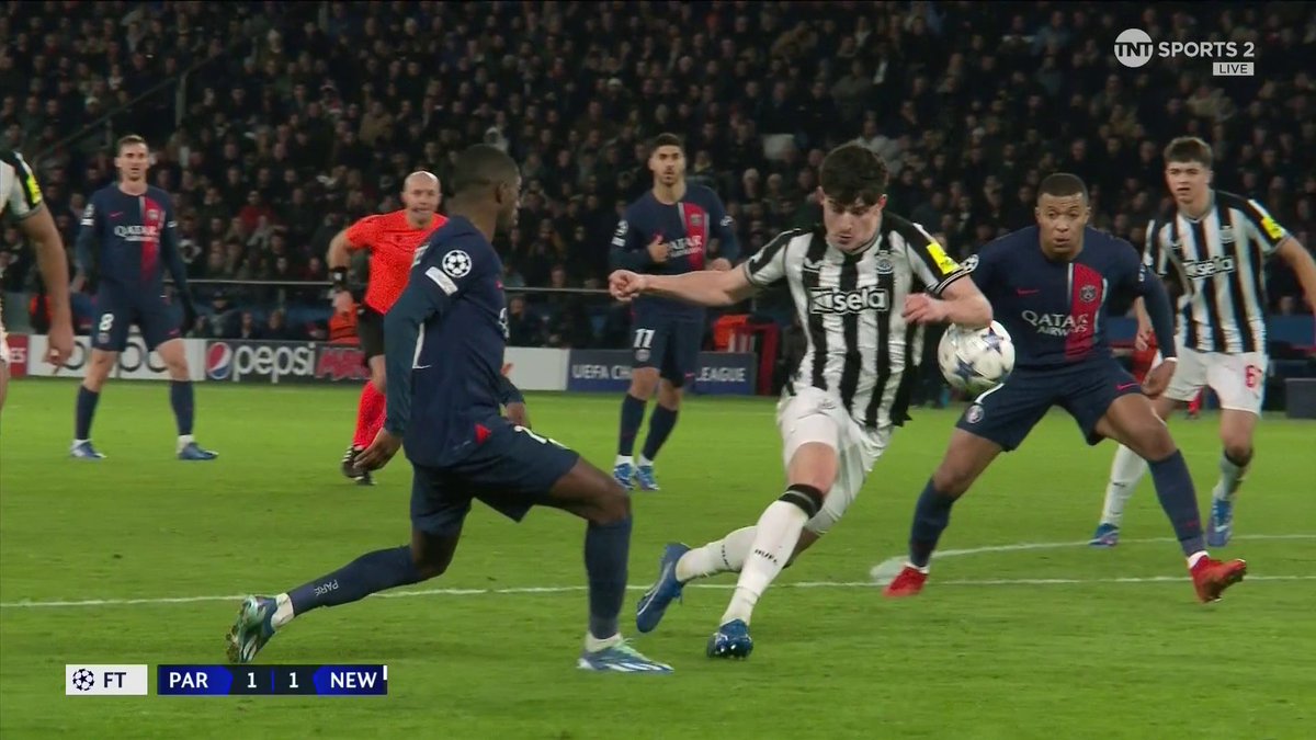 "It's absolutely never a penalty... at this level it's a disgrace" 😤 Ally mc.Coist 9 and Jermaine Jenas have a strongly opinionated discussion around the awarding of the penalty which cost Newcastle the win... Laura Woods | #UCL