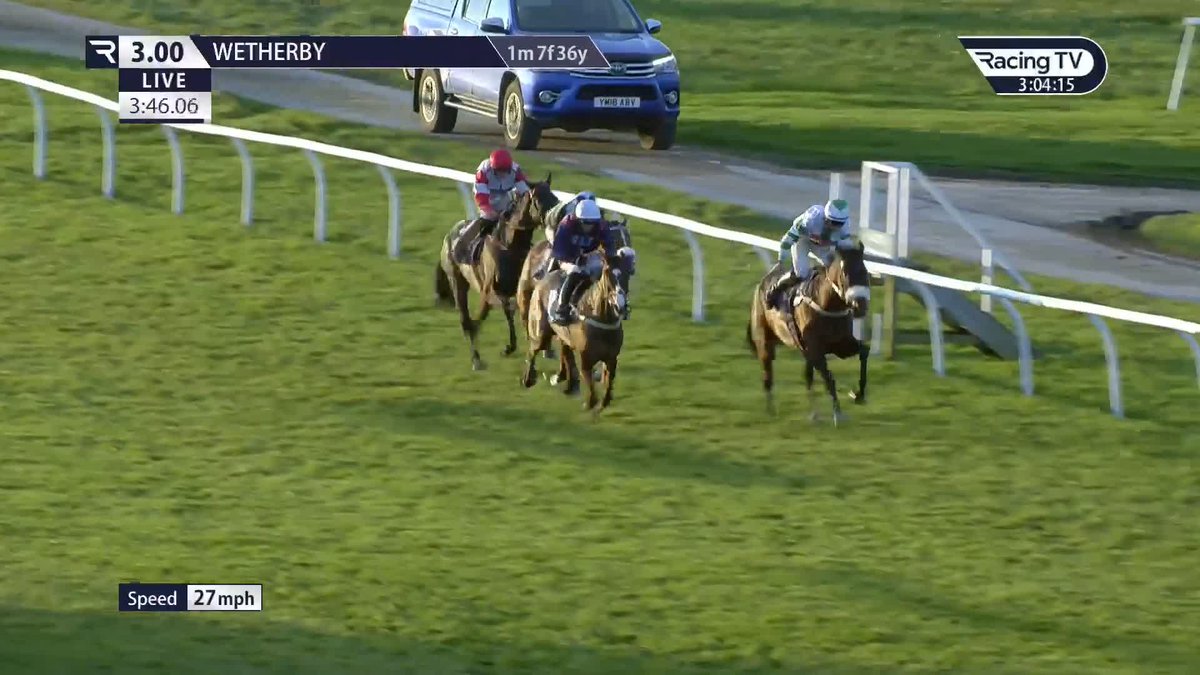 Ha'way the Lads! Gallic Geordie (5-1) powers clear up the run-in to record a sixth victory over fences in the Peter Beaumont Memorial Handicap Chase Wetherby Racecourse 🏇 A first winner at the track for Ned Fox 🫡