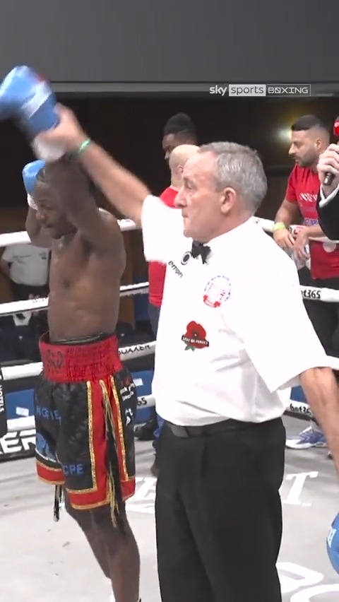 TWO KNOCKDOWNS! Non-stop Ny berry coming through with a dominant points win in Wolverhampton 🫡