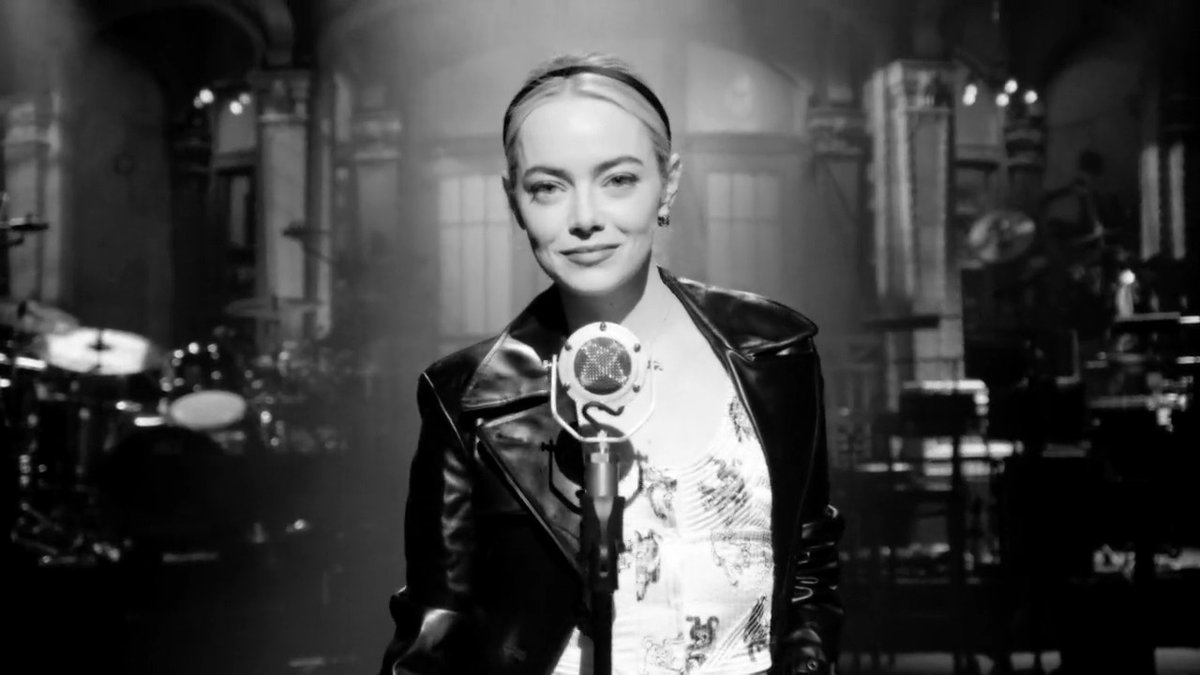 Emma Stone is back at SNL!