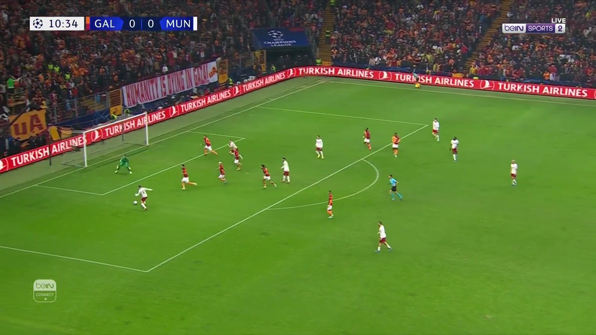 غارناتشو يُهدي اليونايتد هدف التقدّم #دوري_أبطال_أوروبا | #غلطة_سراي_مانشستر_يونايتد #beINUCL | #UCL