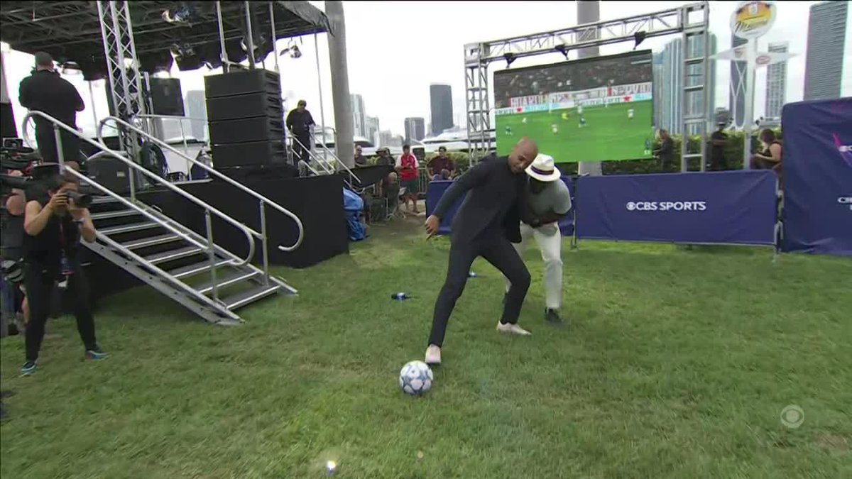 Thierry Henry had to show Big Meeks he's still got it. 😂