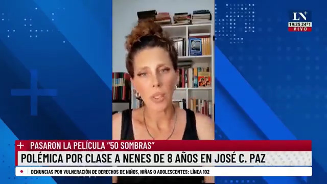🔴 Fuerte crítica de madres por una clase en una escuela de José C. Paz. Denuncian que le pasaron la película "50 sombras de Grey" a nenes de 8 años. 📌 En #ElNoticiero por LN+.