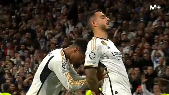- Joselu Mato marca y pide perdón - Jude Bellingham lo ve - Jude lo ofrece al Bernabéu 𝑪𝒖𝒂𝒏𝒅𝒐 𝒖𝒏 𝒄𝒐𝒎𝒑𝒂𝒏̃𝒆𝒓𝒐 𝒍𝒐 𝒑𝒂𝒔𝒂 𝒎𝒂𝒍... 𝑨𝒑𝒂𝒓𝒆𝒄𝒆 𝒖𝒏 𝒍𝒊𝒅𝒆𝒓. #UCL #LaCasaDelFútbol
