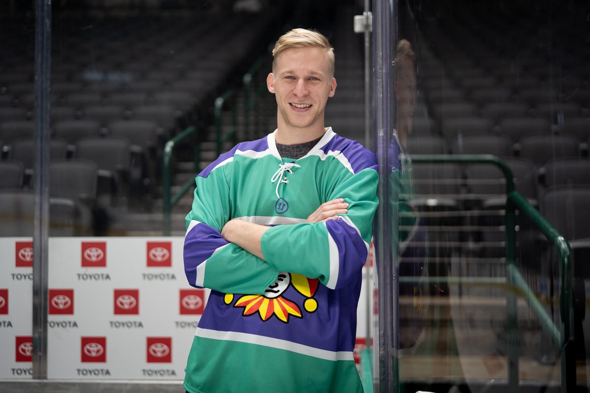 Minä, me, Jokerit. In 2022, Helsingin Jokerit withdrew from the KHL. To return to the ice in Finland, Jokerit turned to alumni Esa Lindell, Teuvo Teräväinen and Ossi Väänänen to become a fully Finnish-funded organization. The Franchise: Jokerit 🎥