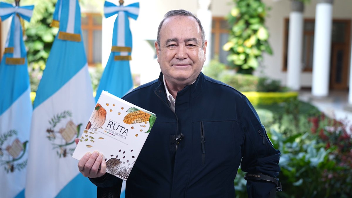 Con mucho orgullo anuncio que la #RutaGastronómica fue seleccionada por los premios Gourmand Cookbook Awards 2023 como ganadora del primer lugar de la categoría B10. Este logro pone en alto las raíces, sabores y riqueza gastronómica de Guatemala #AsombrosaEImparable.