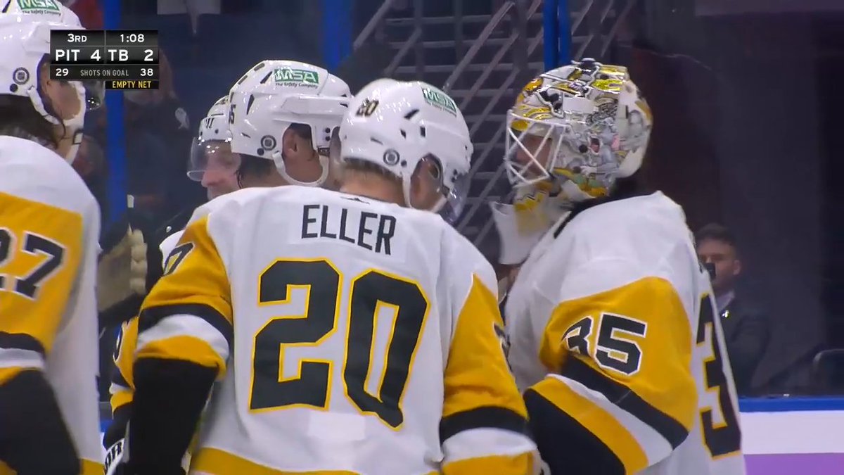 FIRST GOALIE GOAL IN PENGUINS HISTORY! 🤩