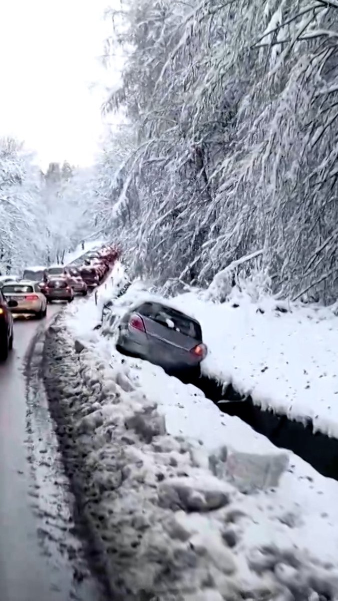 At least two people have died and several others injured after heavy snowfall and icy roads caused many road accidents in Germany, media reports say.