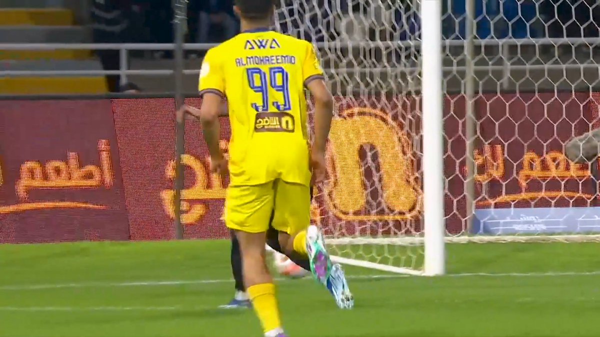 متحمسين لمباراة الهلال والنصر؟ 👀 شاركونا صور من المباراة الليلة 📸 ولا تنسوا تتوقعوا النتيجة على نون جولازو ⚽️ دوري روشن السعودي #دوري_روشن_السعودي #yallaRSL #نون_جولازو