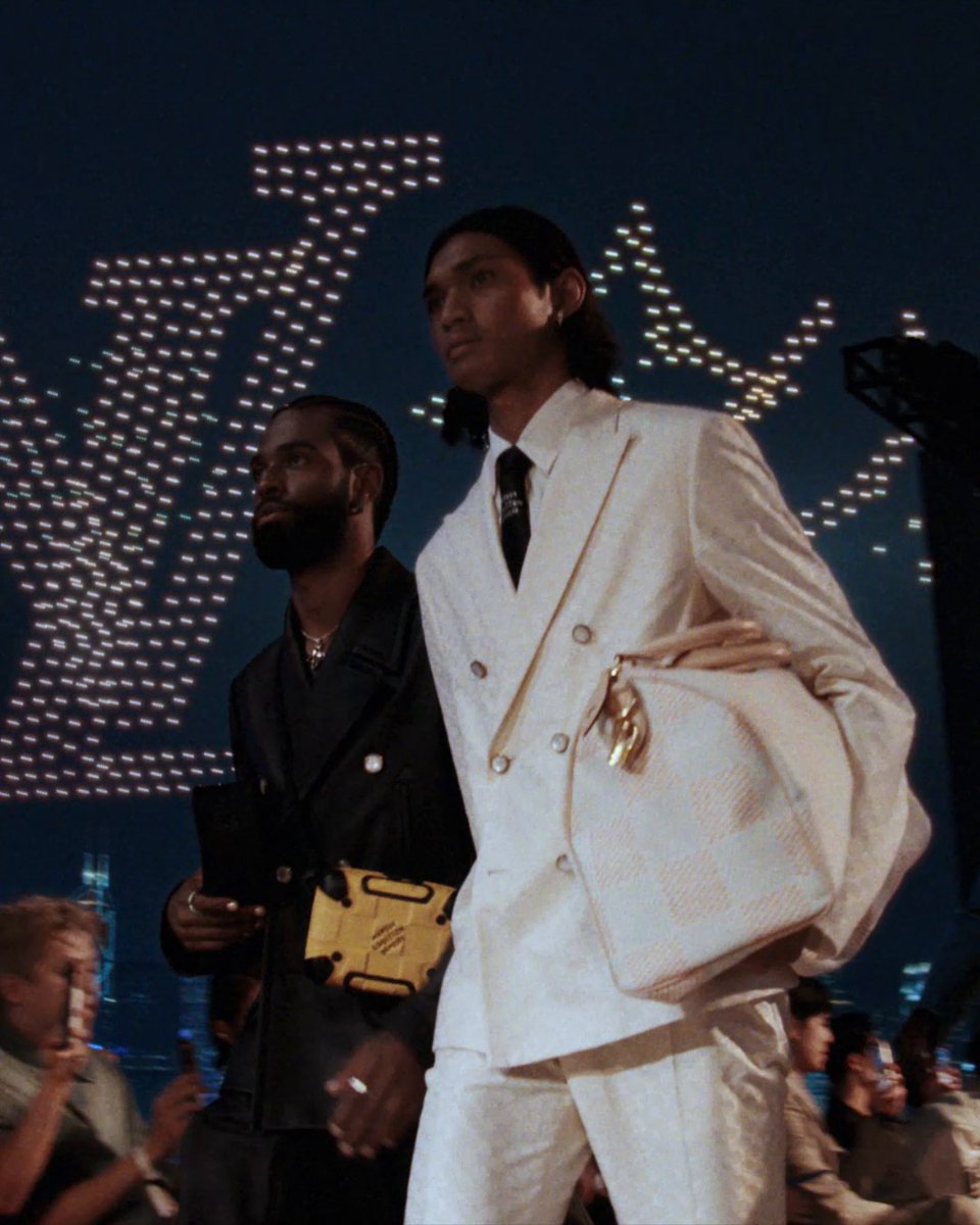 Men's Pre-Fall 2024 Show. Illustrating the connectivity of travel, Pharrell Williams's collection celebrates nautical signatures and Hawaiian motifs, echoing the Maison's history of voyage. Watch the show at #LVMenPreFall24 #PharrellWilliams #LouisVuitton