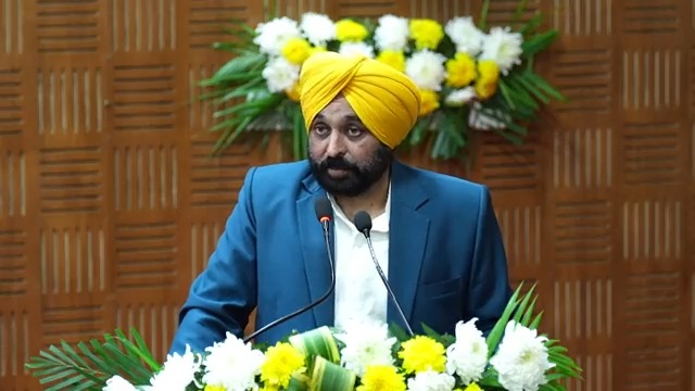 ਮੈਂ ਕੱਲ੍ਹ ਅਫ਼ਸਰਾਂ ਨੂੰ ਪ੍ਰਤੱਖ ਦਿਖਾਇਆ ਕਿ ਚੰਡੀਗੜ੍ਹ ‘ਚ ਬਹਿ ਕੇ ਲੈਣ ਵਾਲੇ ਸਾਰੇ ਫ਼ੈਸਲੇ ਦਰੁਸਤ ਨੀ ਹੁੰਦੇ…