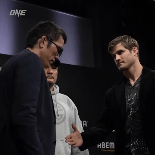 All business 🚫🤝 Shinya Aoki and Sage Northcutt clash in an intense lightweight MMA contest at ONE 165 on January 28 in Tokyo 🇯🇵 How does this fight end? 青木真也 Shinya Aoki Sage Northcutt ⁠ #ONE165 | January 28 at 6PM JST⁠ 🎟️ Tickets 👉 ⁠