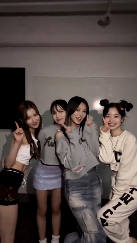 More &amp; More (Sped Up Ver.) Challenge with the Girlies🩷 Double the cuteness˚₊·—̳͟͞͞♡ #MOREandMORE (LEE HAE SOL Sped Up Remix) Challenge With #SANA #MINA #DAHYUN #TZUYU 🐹🐧🍫🦌 🎵 Listen "THE REMIXES” #TWICE #트와이스 #REMIX #THEREMIXES #SpedUpRemix