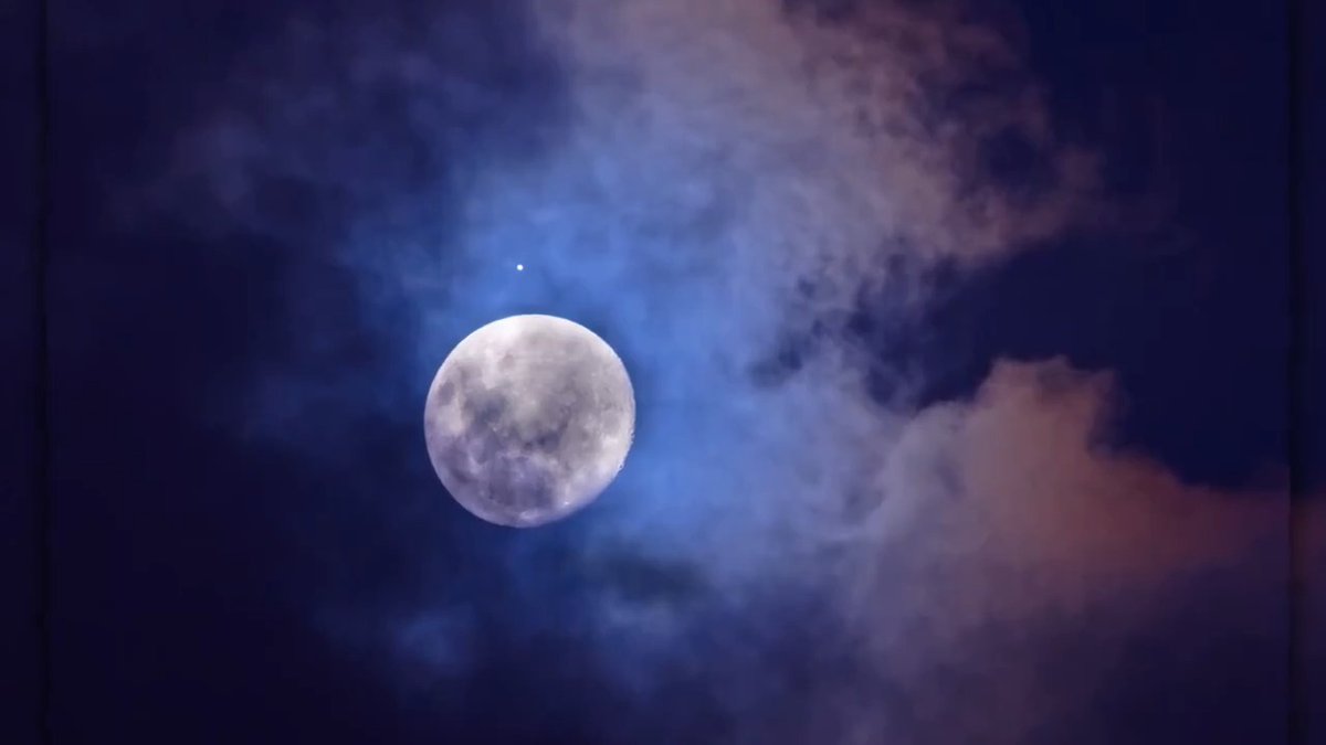 Lots of skywatching opportunities this month, including the Geminid meteors at their peak on Dec. 13, chances to spot Venus, Saturn, and Jupiter near the Moon, and a Boxing Day present—a full moon! See when to mark your calendar: