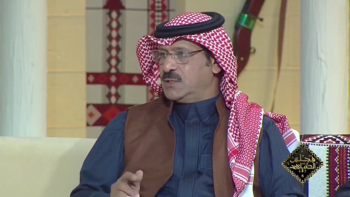 تصويت المشاركين في #مجلس_الصياهد⁩ 🐪 على الفحل وإنتاجه "لون الحمر" #مهرجان_الملك_عبدالعزيز_للإبل8 #عز_لاهلها
