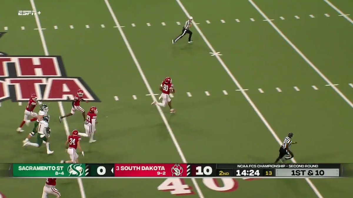 YOTES SCOOP N' SCORE 🤯 #FCSPlayoffs x 🎥 ESPN+ / South Dakota Football