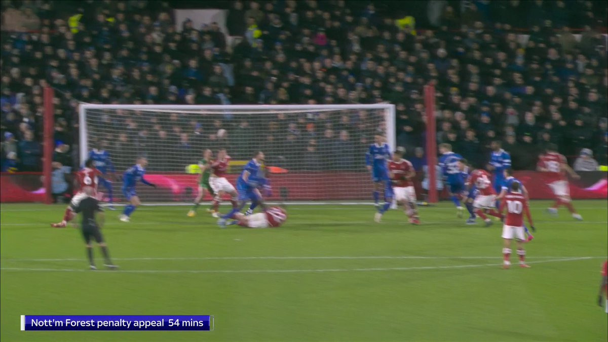 "That is as blatant a foul as you'd wish to see" 😬 Jamie Redknapp believes Nottingham Forest should have been awarded a penalty 👇