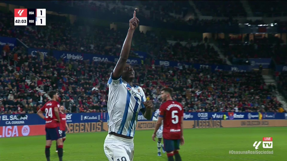 Umar Sadiq does it again! 🤯 The Nigerian striker scores a screamer for the second week in a row 🔥🇳🇬