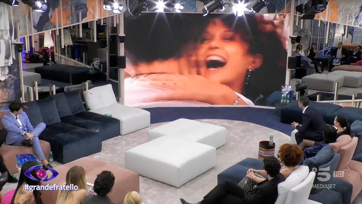 Tra Anita e Beatrice non scorre buon sangue, lo sappiamo tutti da tempo... ma negli ultimi giorni il livello della sfida si è decisamente alzato. #GrandeFratello