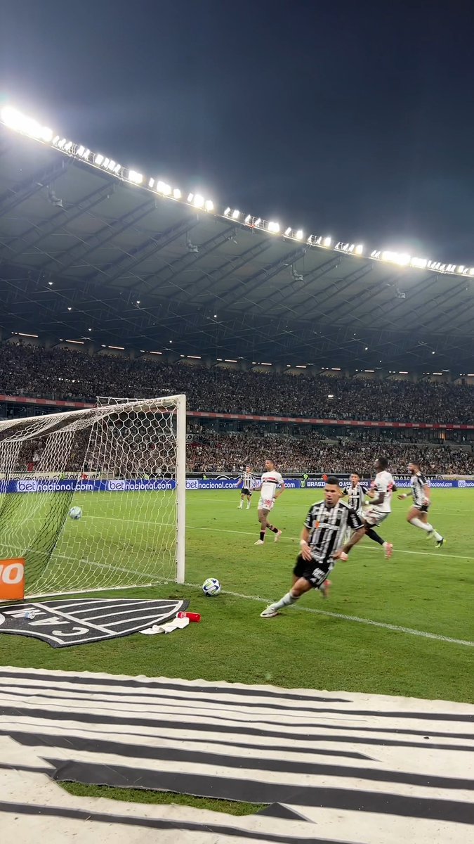 🖤🤍 NA ARENA ELE CRAVA, NO MINEIRÃO ELE CRAVA, EM QUALQUER LUGAR ELE DECIDE! MAIS UM DO ARTILHEIRO DO @BRASILEIRAO! MAIS UMA DA MELHOR DUPLA DE ATAQUE DO PAÍS! 🇧🇷