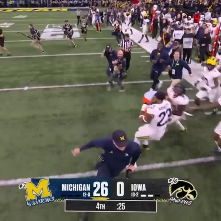 Reminder: Jim Harbaugh had more NFL career rushing yards than Bo Jackson. 🤣 #B1GFCG x Michigan Football
